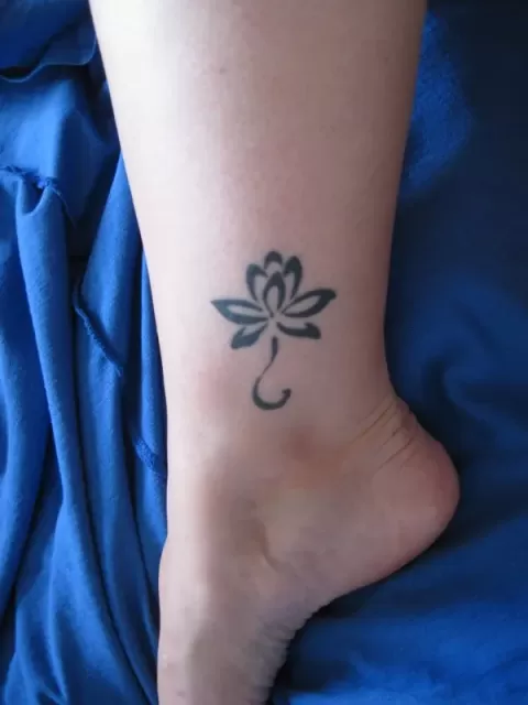 Anna - Lotus flower