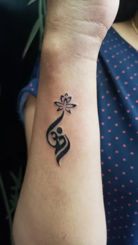 Bhavia - Aum lotus