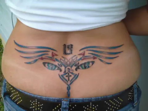 Felicia - winged lowerback